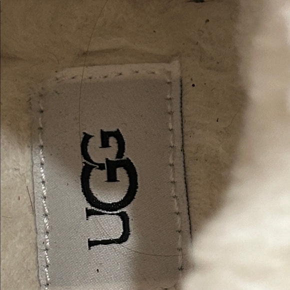 UGG  White and Black Logo Boots - Picture 8 of 9